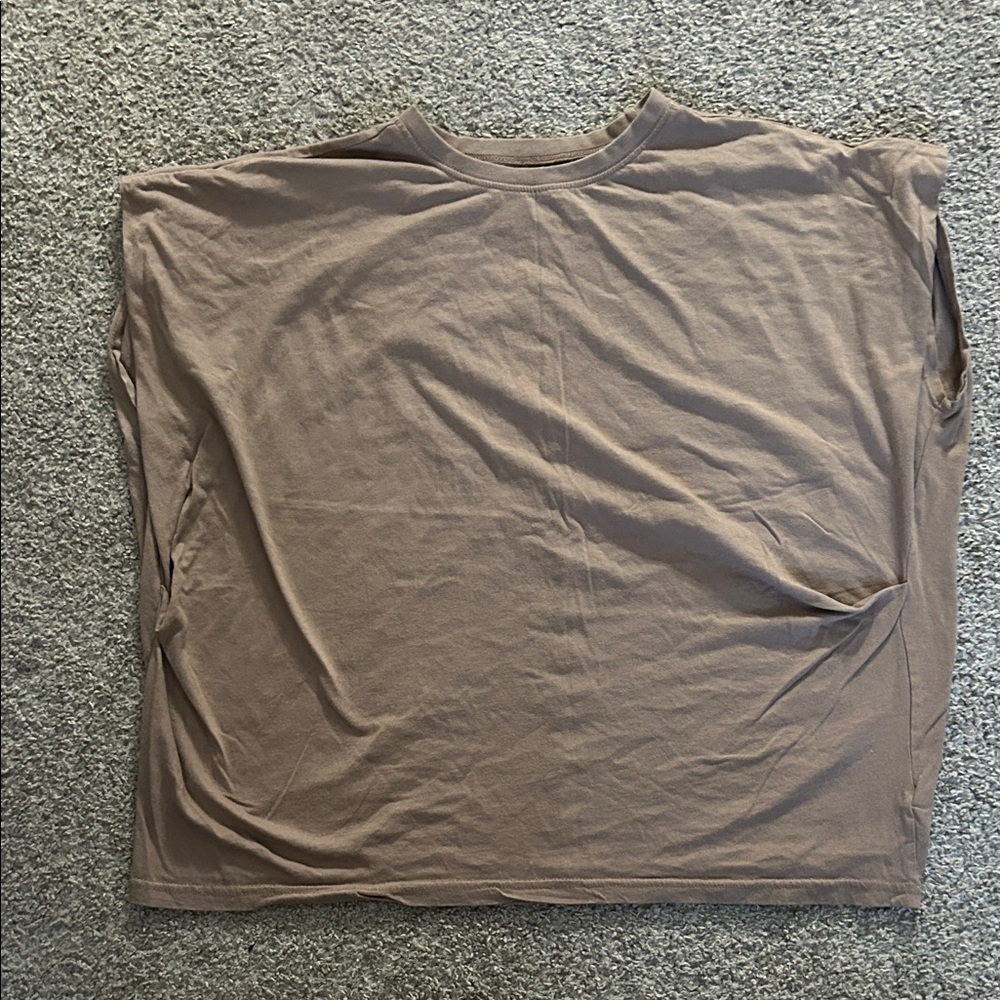 Lily & Lottie Muscle Tee/Tank in size Large